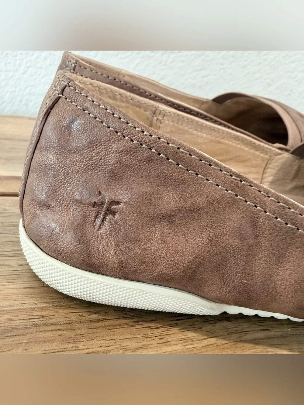 FRYE- The Melanie Leather Slip On Shoes- Size 7.5